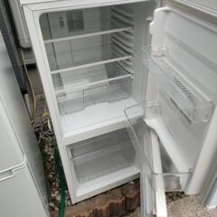 きれいな冷凍冷蔵庫の画像