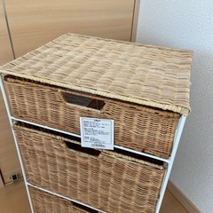 ラタンチェストの画像