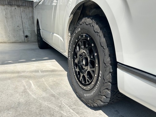 ハイエース　エクストリームJ 215/70R 16  グッドリッチオールテレーン　4本