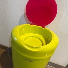 コンビ　combi おむつゴミ箱の画像