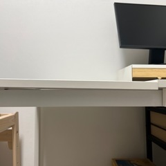 IKEA VANGSTA テーブルの画像