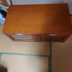 ガッチリした造りのテレビ台の画像