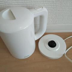 電気ポットの画像