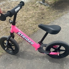 ストライダー12スポーツ　ピンク