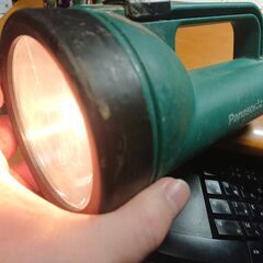 Panasonic　BF-BS10　HALOGEN　　ハロゲン強力ライト　より明るく長もちなハロゲン球搭載の画像