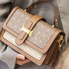 ブラウンとベージュデザイン、ジッパーポケット付きのショルダーバッ...