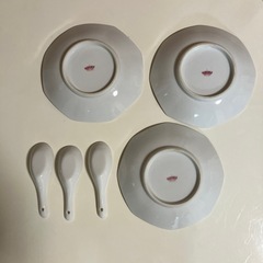 皿3枚、レンゲ3個セットの画像