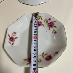 皿3枚、レンゲ3個セットの画像