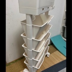 収納棚の画像