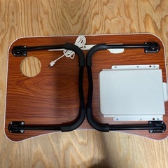ベッドテーブルの画像