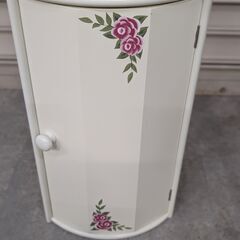 【値下げ】薔薇柄 トイレコーナーラック 美品の画像