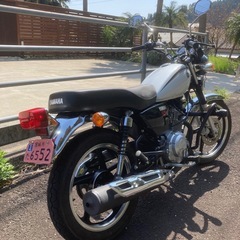 商談中！人気のSR400！がサイズダウンしたようなバイク！　YB125SPの画像