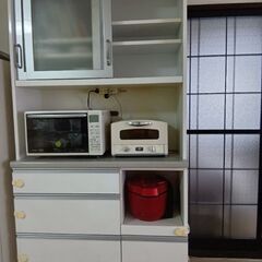食器棚の画像