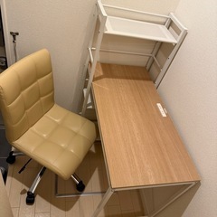デスクとチェア