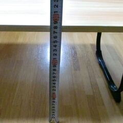 小型の脚折り畳みテーブル（USED品）の画像