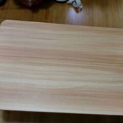 小型の脚折り畳みテーブル（USED品）の画像