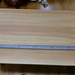 小型の脚折り畳みテーブル（USED品）の画像