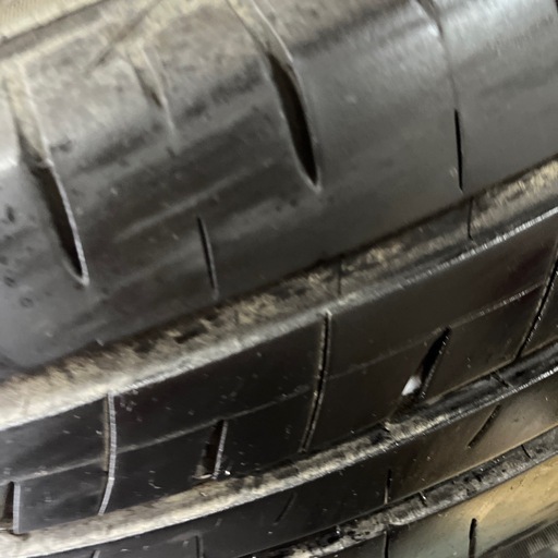 ブリヂストン１８５／７０R１４。アルミホイル付き。ホイールのピッチ１００。４つ山。山７部。