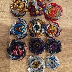 ベイブレード11個セットの画像