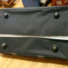 アディダスのキャリー付きボストンバッグ（USED品）の画像