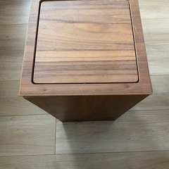 ごみ箱　ダストボックス　
