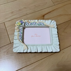 写真立て　フリル　リボン　花束