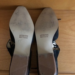 スウェード女性用靴の画像