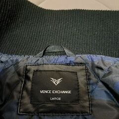 VENCEEXCHANGEのスタジャンの画像