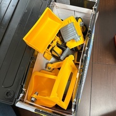 知育玩具　　ブルドーザなどの組み立ての画像