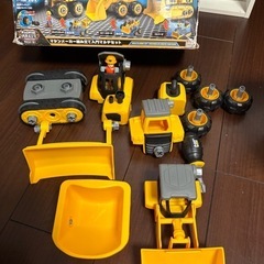 知育玩具　　ブルドーザなどの組み立ての画像