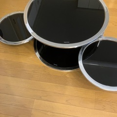 ガラステーブルの画像