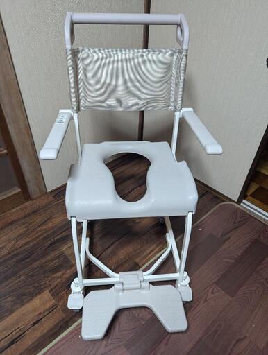 未使用品】TOTO 水まわり用車椅子(コモードバケツ付き
