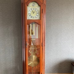 おじいさんの大きな振り時計