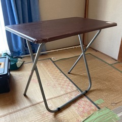 折りたたみ机