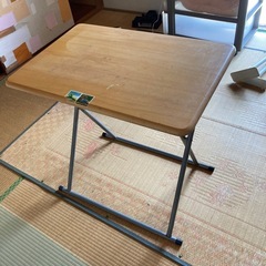 折りたたみ机

