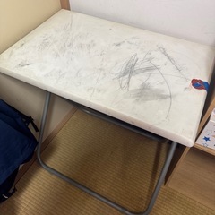 折りたたみ机