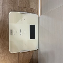 オムロン OMRON カラダスキャン 体重体組成計　体組成計　 ホワイト　HBF252Fの画像