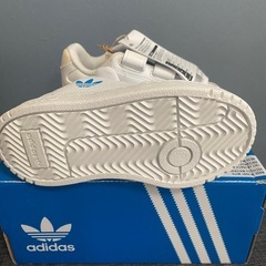 新品☆adidas ベルクロスニーカー☆15cmの画像