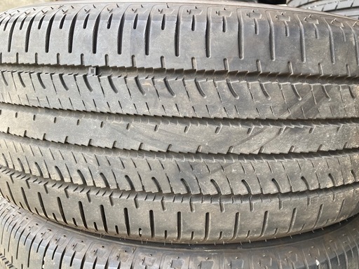 YOKOHAMA 225/55R18 23年製夏タイヤ (オビイ) 札幌のタイヤ YOKOHAMA 225/55R18 23年製夏タイヤ (オビイ) 札幌のタイヤ