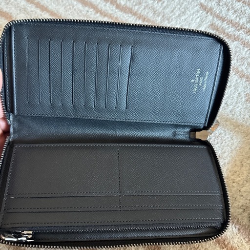 ビィトン財布