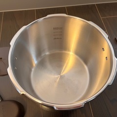 両手圧力鍋　の画像