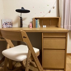 (美品)カリモク　高級デスク・椅子・デスクライト