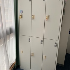 6人用更衣ロッカー