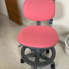 キャスター付き椅子