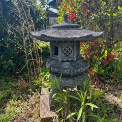 引き取り限定】　庭石　灯篭　訳あり　石　日本庭園　ガーデニング　オブジェの画像