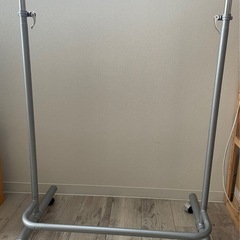 ハンガーラック、コート掛け