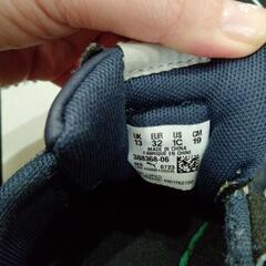 PUMA　スニーカー　19センチの画像
