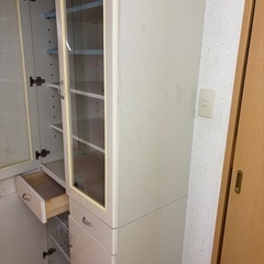 省スペース　食器棚の画像