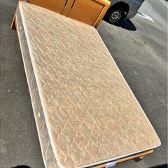 ダブルベッド