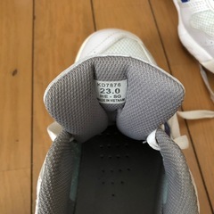 体育館シューズの画像